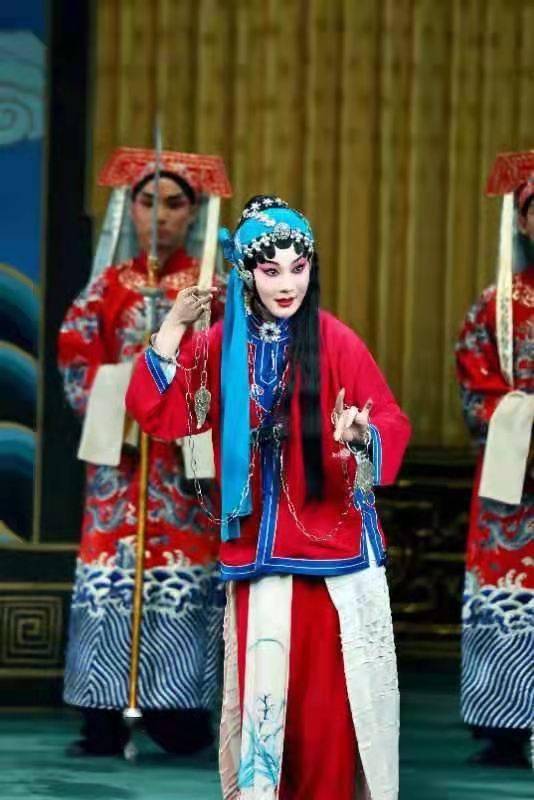 慧心美质——观尚派新秀周美慧《玉堂春》有感