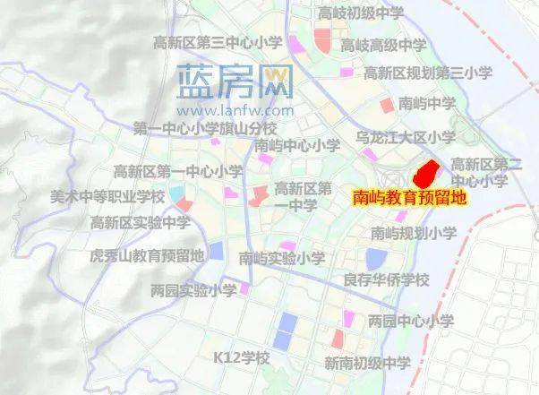 学校位于福州高新区南屿镇柳浪村福州高新区第二中心小学西侧地块(注