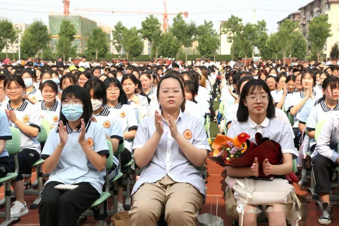 潍坊四中2021届毕业生毕业典礼隆重举行
