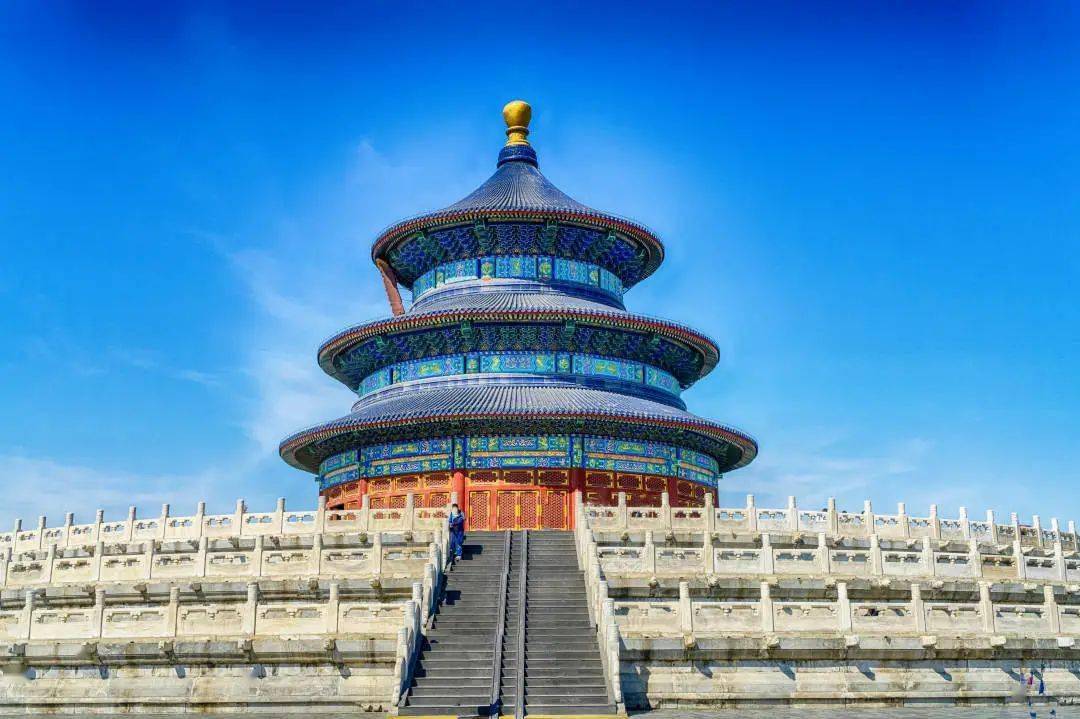 中国建筑的巅峰·天坛公园 天坛是历代皇帝与"上天"沟通的地方 是世界