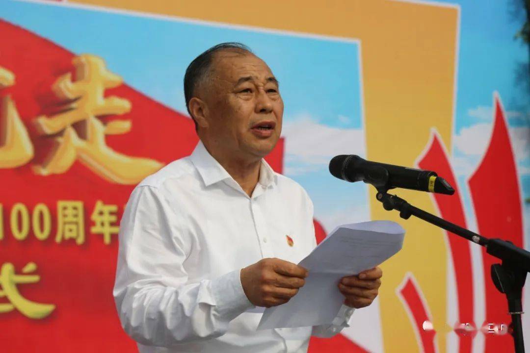 市政协副主席,市残联党组书记,理事长张银良致辞.