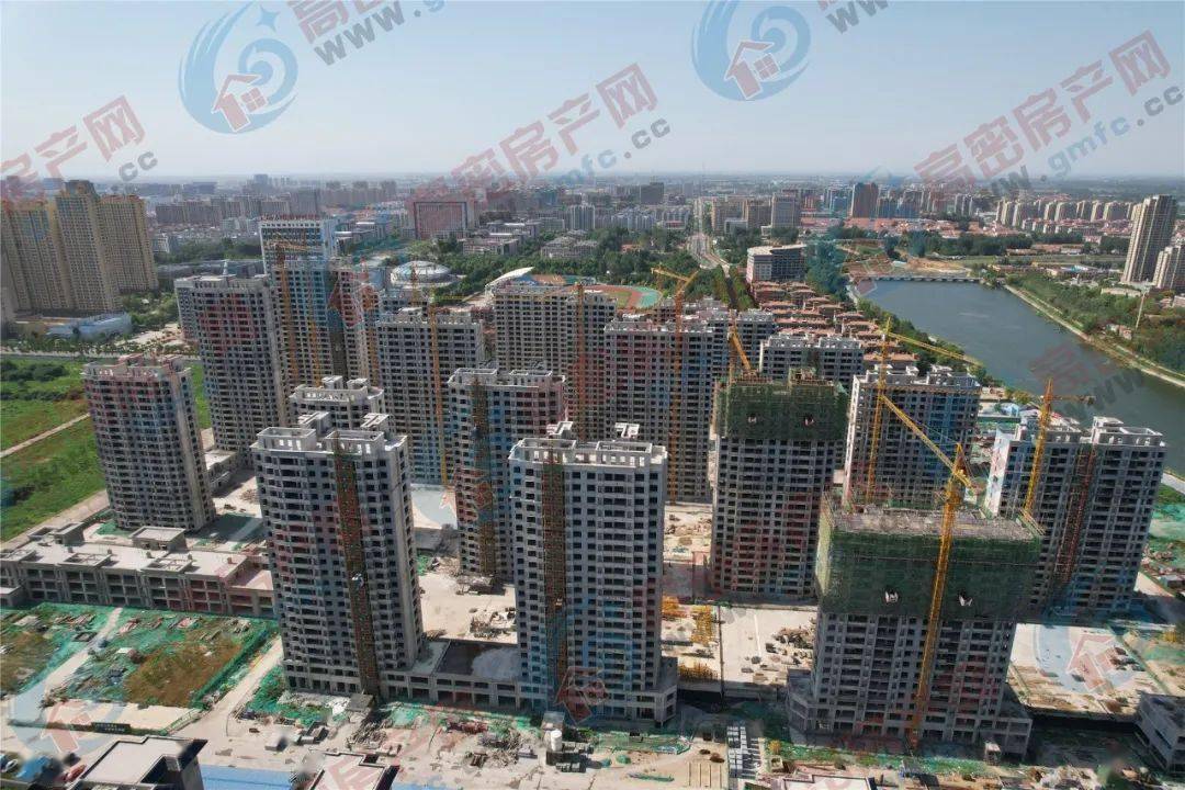 2021年高密《政府工作报告》提出加速推进回迁安置项目建设,今年以来