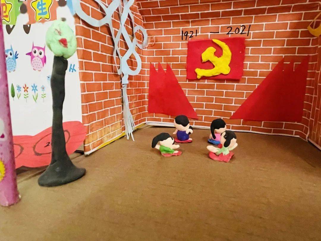 童心向党青岛李沧路小学教室变身党史馆解锁党史新学法