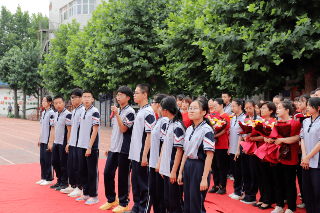 行而不辍未来可期又到一年毕业季请看保定这所中学的毕业典礼