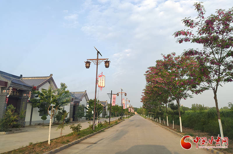 干净整洁的乡村道路