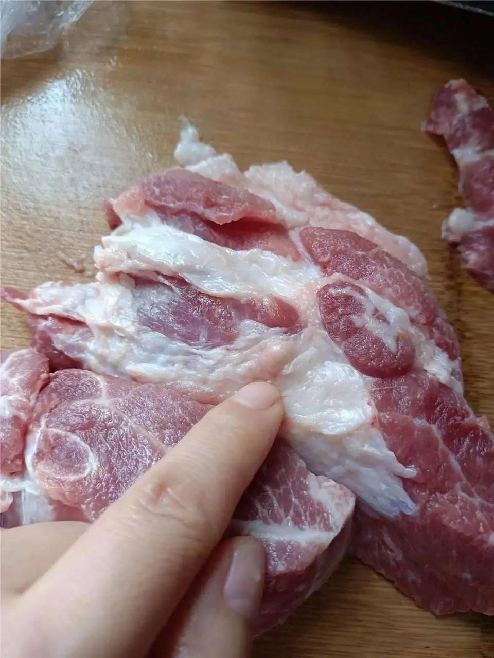 网友爆料:大家买猪肉一定要看清楚,不然容易买到病猪肉