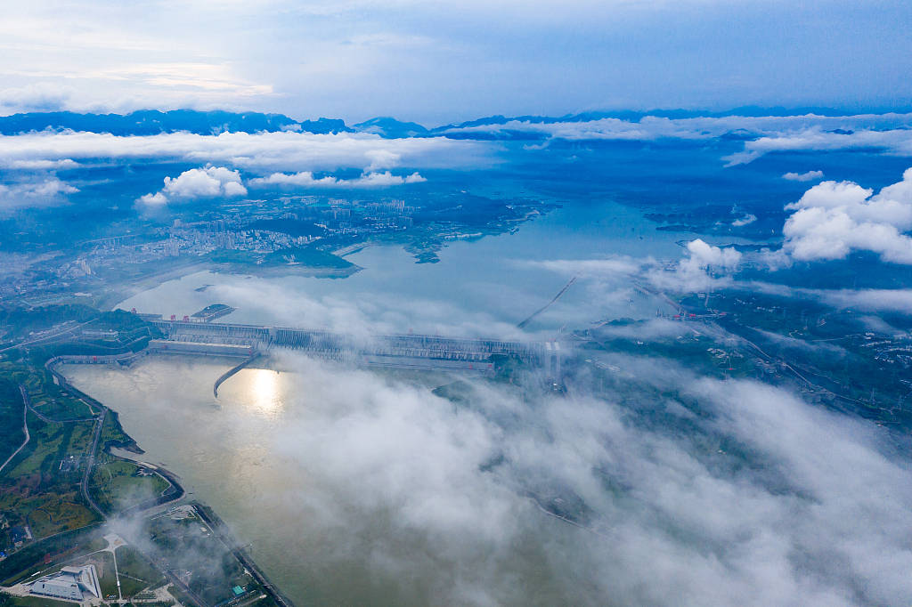 来源|湖北宜昌：雨后三峡云雾缭绕 美不胜收