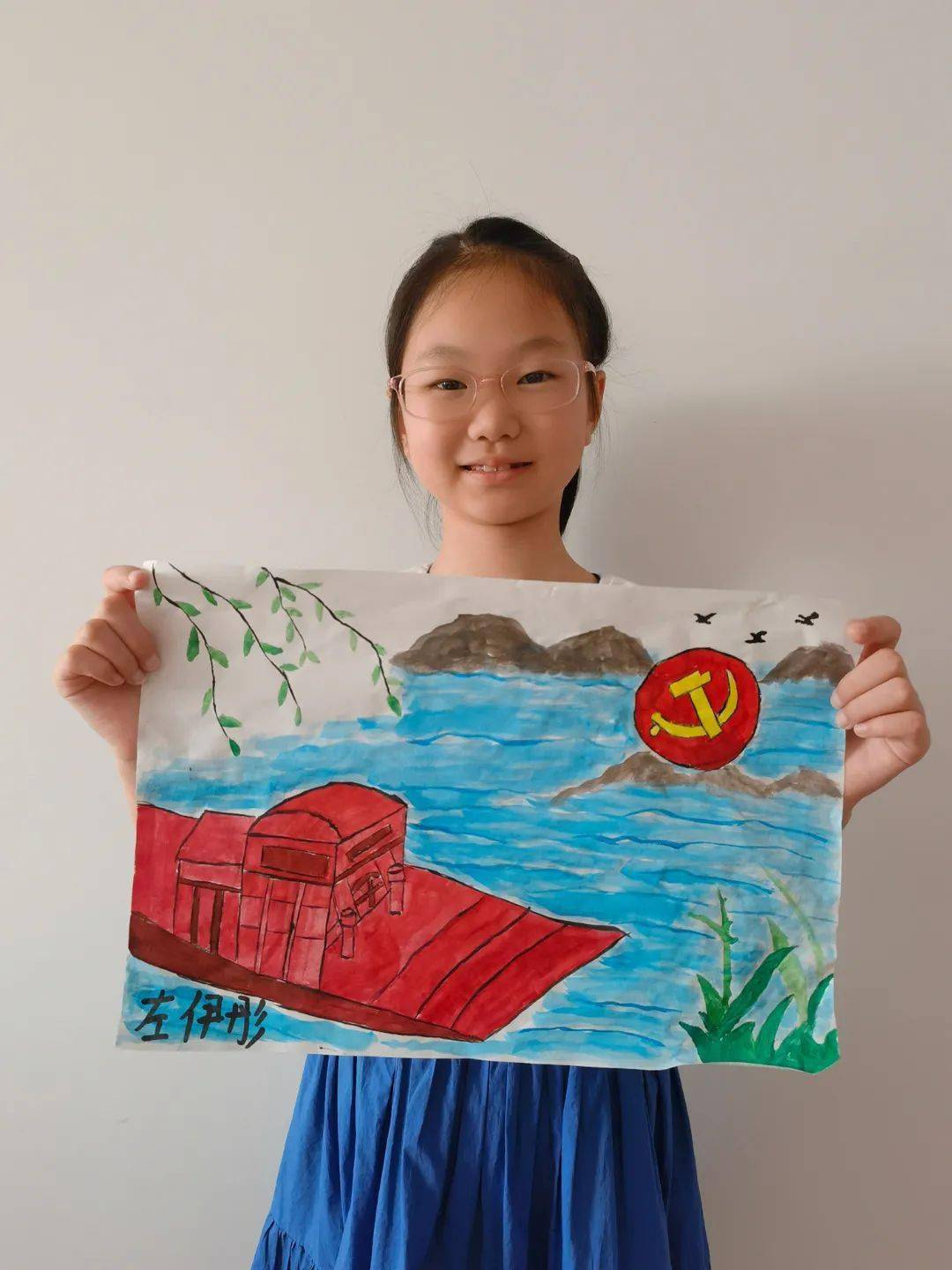 代表了全国58名党员,在嘉兴南湖的红船上,通过了中国共产党历史上第一