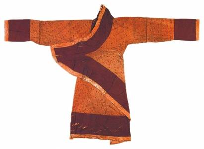 花纹繁复 形制考究 深衣凸显两汉服章之美
