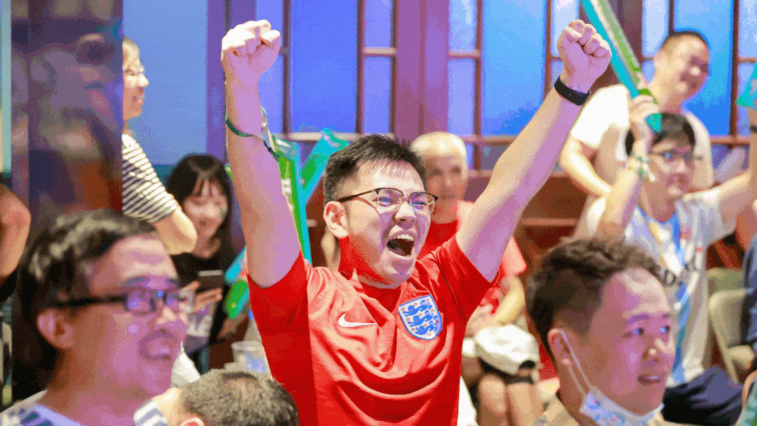 参加思南公馆和五星体育共同举办的  