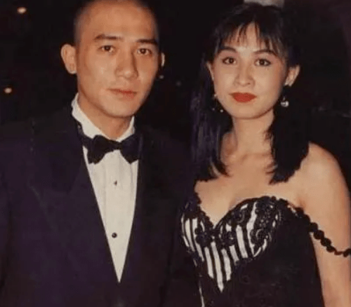 因为比起刘嘉玲,张曼玉更像是梁朝伟的女朋友.