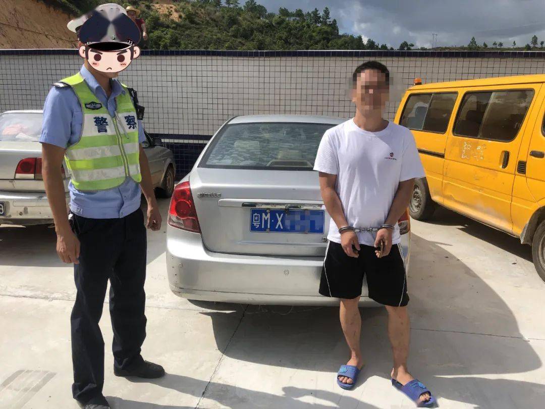 五华交警查车竟查获一名网上在逃人员