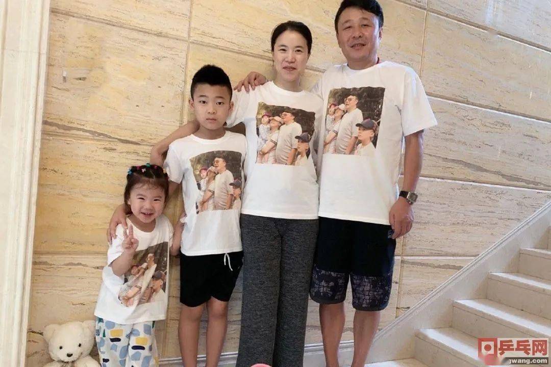 国乒大魔王献完青春献儿女大的像爸爸小的像妈妈乒乓小童星