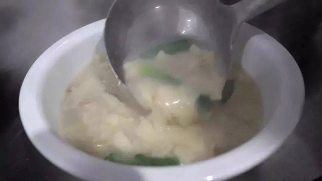 查看色鲜,味美,容易消化,还养胃砂锅薄饼▼请点击查看面食类的美味