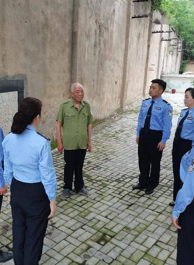 监狱警花警草"打卡"这些红色地标