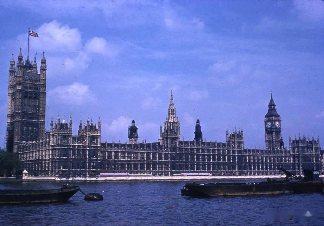 罕见彩色老照片,1962年的英国伦敦街景和著名建筑