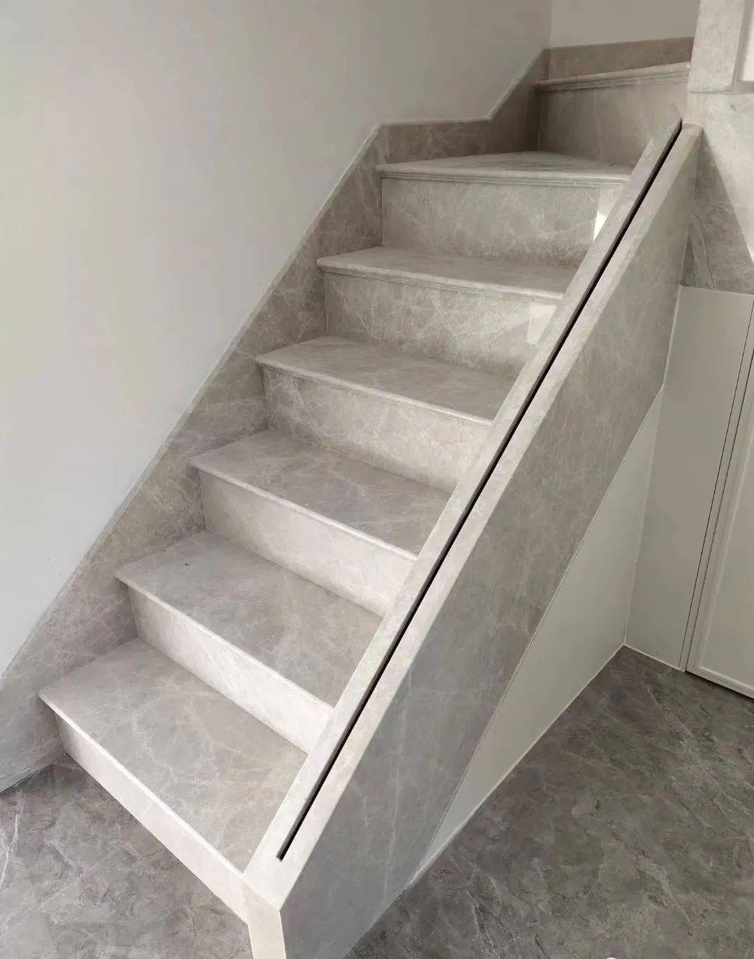 石材楼梯有必要做踢脚线吗?有哪些方式呢?