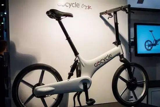 折叠车(folding bicycle)在中国大陆某些地方俗称小折(由于"摺"字在