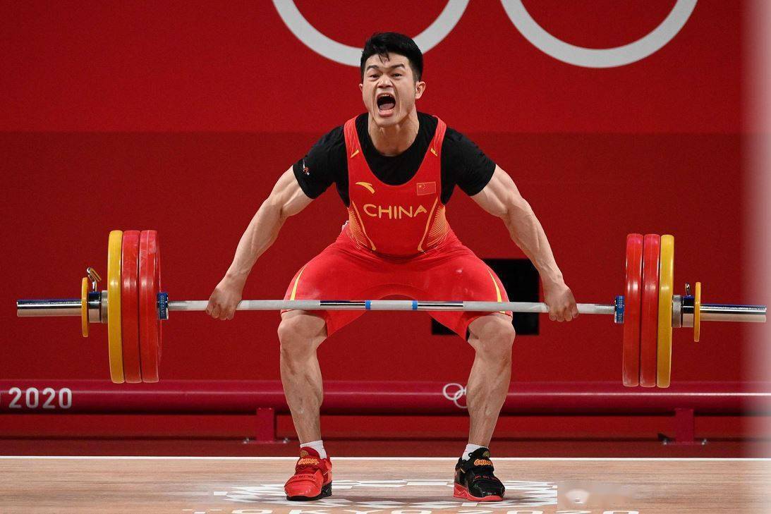 中国第十二金!举重"最稳夺金点"石智勇破世界纪录,连续两届奥运会称王