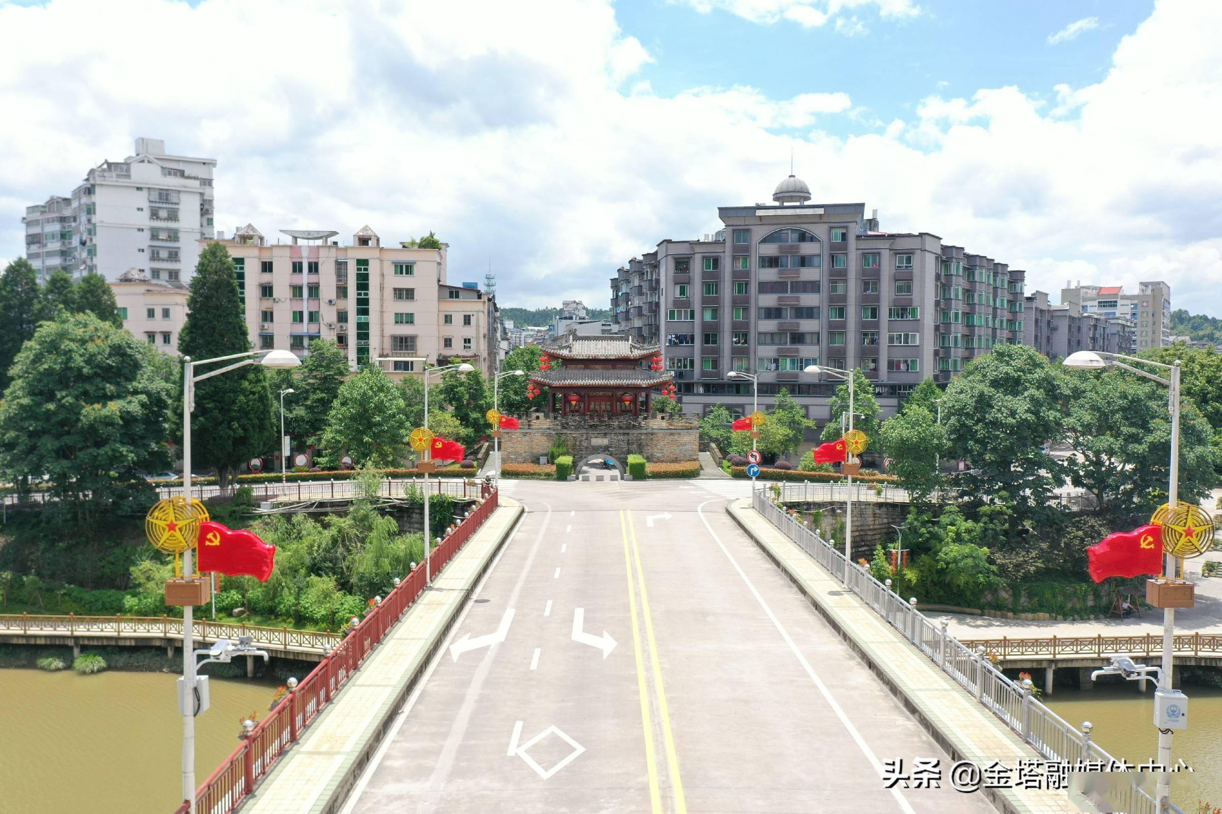 中国绿都·最氧三明 | 建宁"红了"——红色景观扮靓城市风景