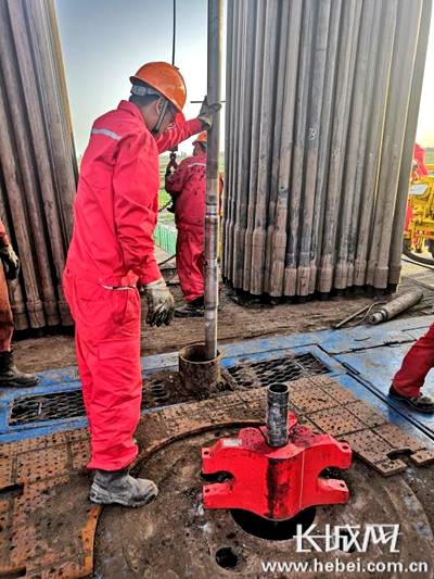 中石油渤装"渤海能克"摩擦焊式全钛合金新型钻杆通过工业化试验