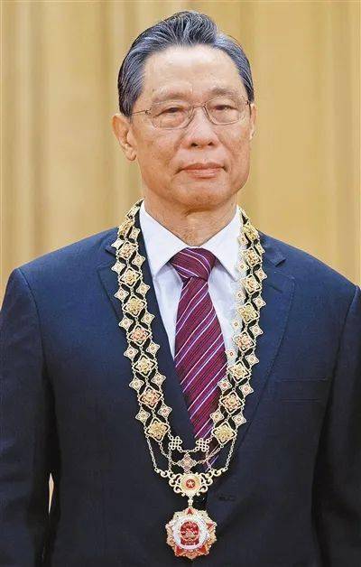 2009年当选"100位新中国成立以来感动中国人物".