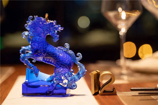 徐记海鲜蓝麒麟店登上希腊《ktirio》杂志,走红国外!