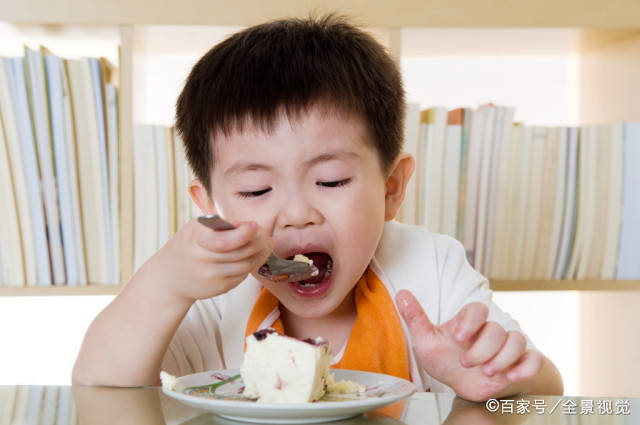 严重|孩子积食严重不长个？提醒：3种食材泡水喝，养胃健脾，长高个