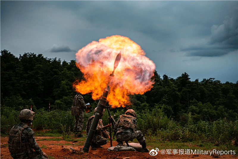 第75集团军某旅组织新型大口径迫击炮实弹射击