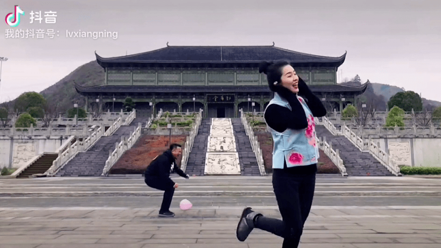 都匀抖音博主变装女神吕香凝