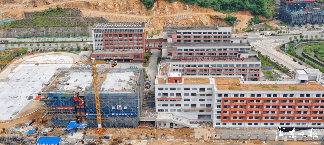 8月16日,记者来到宁德师范学院第二附属小学扩建项目施工现场见到