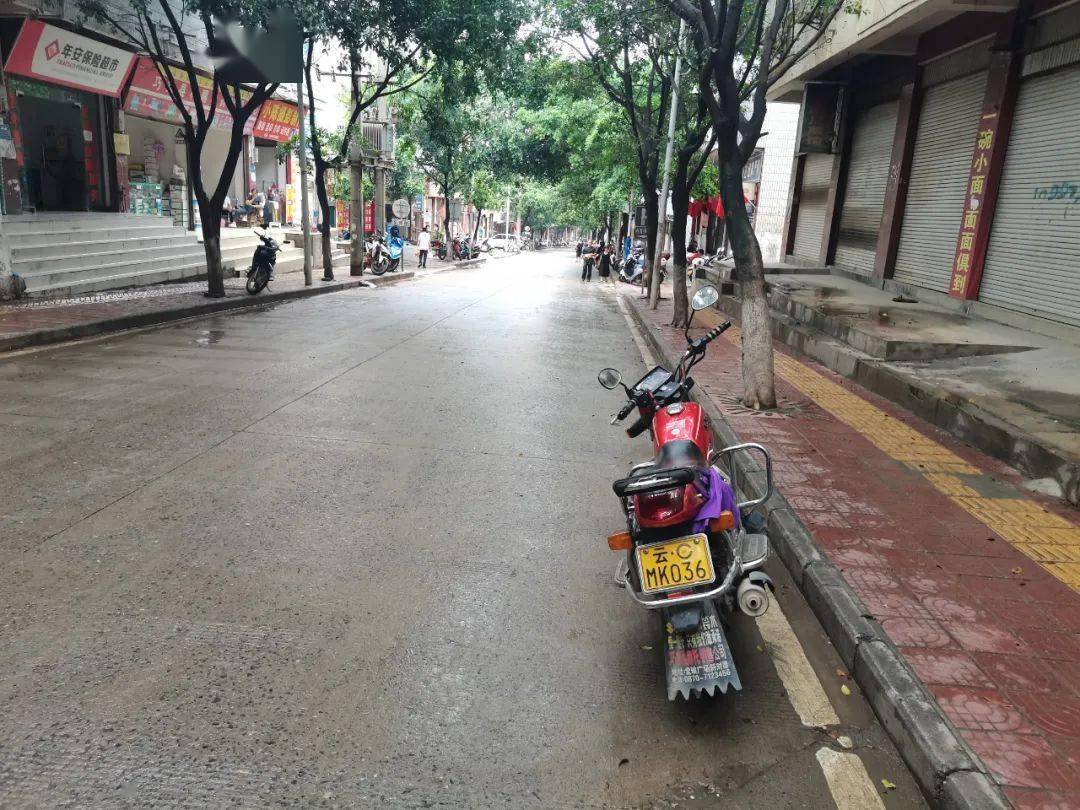 违法行为:机动车违反禁止停车标志指示停车的违法地点:巧家县建设街