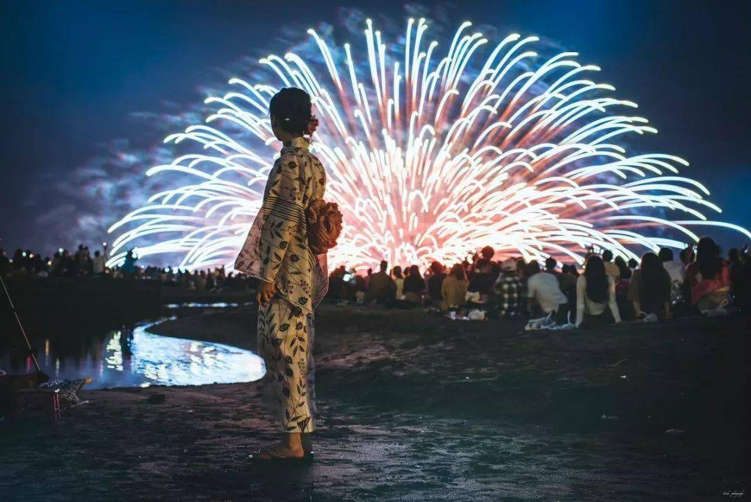 说起日本的夏天就是绚烂的花火大会真的太太太好看了