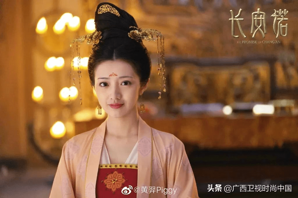 黄羿,中国影视女演员,曾出演《长安诺《琉璃》等众多热门影视剧,在
