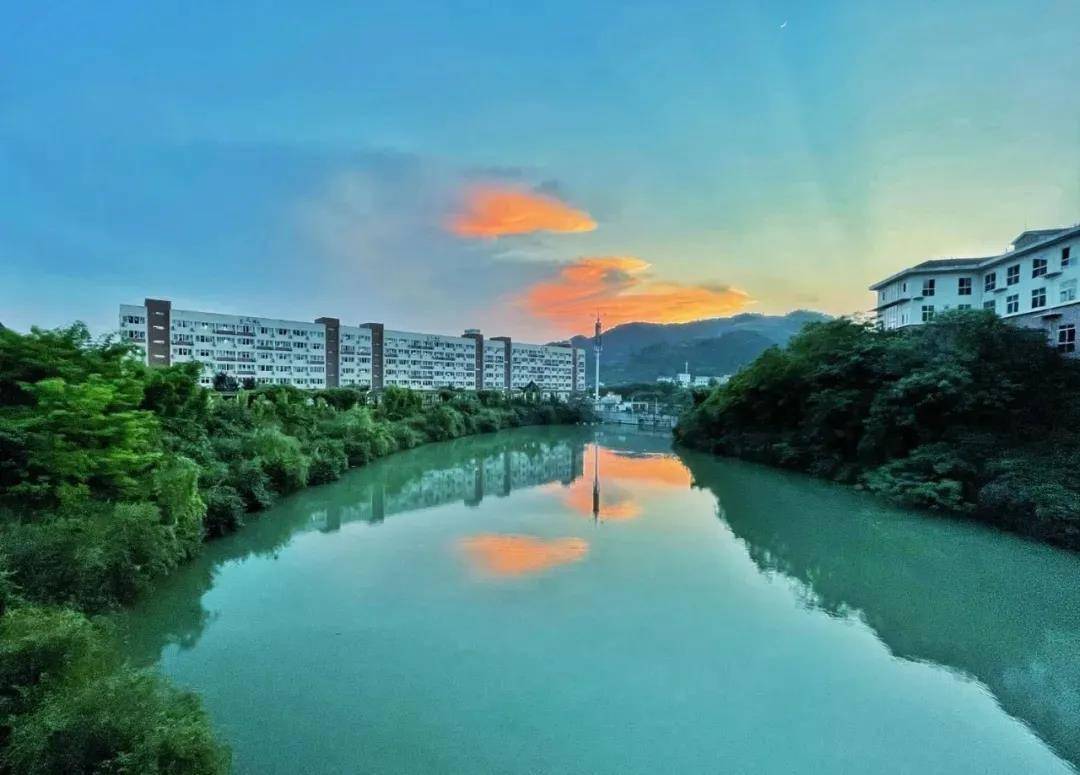 铜仁学院改名假的