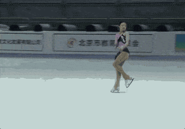 其中就包括国家队双人滑运动员,2020中国杯世界花样滑冰大奖赛双人滑