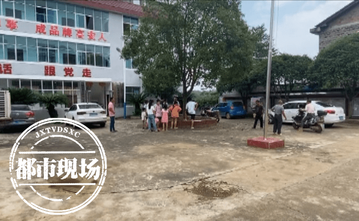 宜春高安市石脑镇菜田村村民 熊宝:没有,我们都是从外地刚回