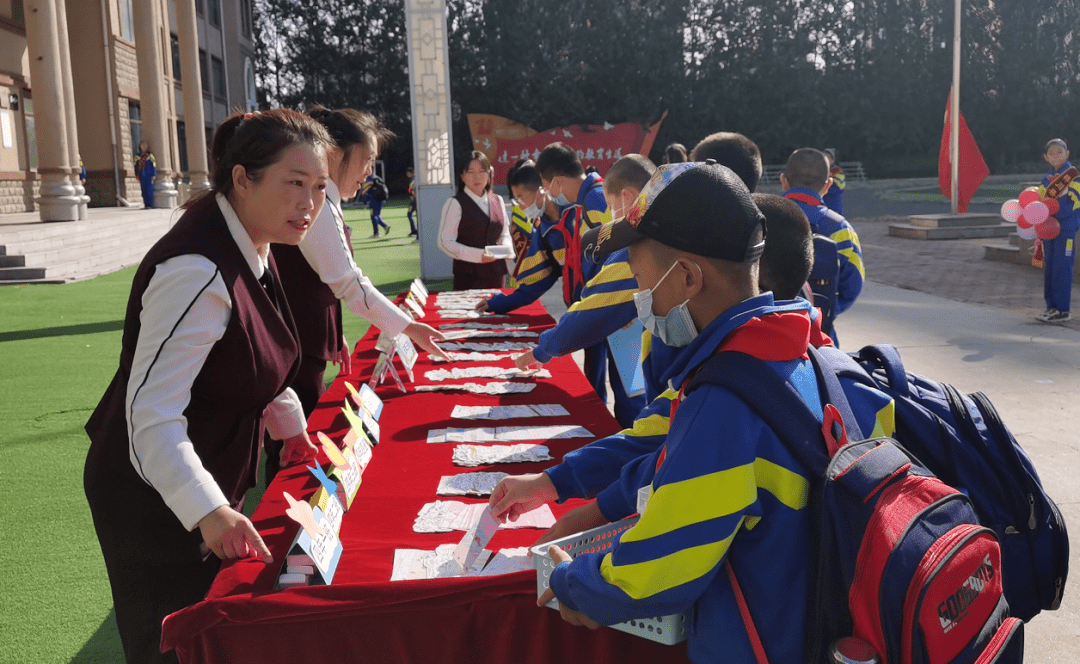 桦川县实验小学开学有仪式