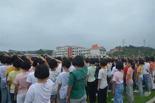 9月1日,漳平二中举行2021-2022学年第一学期开学典礼.(苏文河)