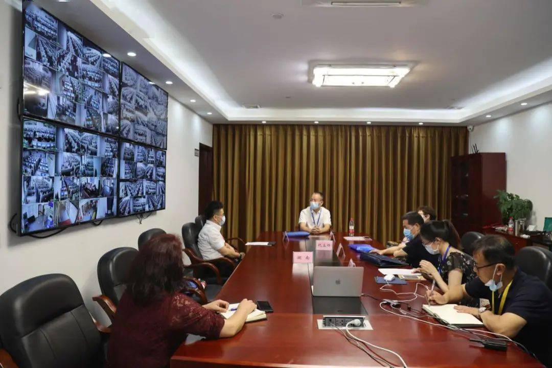 省财政厅党组成员,总会计师祝孟辉在长沙市巡考,调阅考点视频监控.