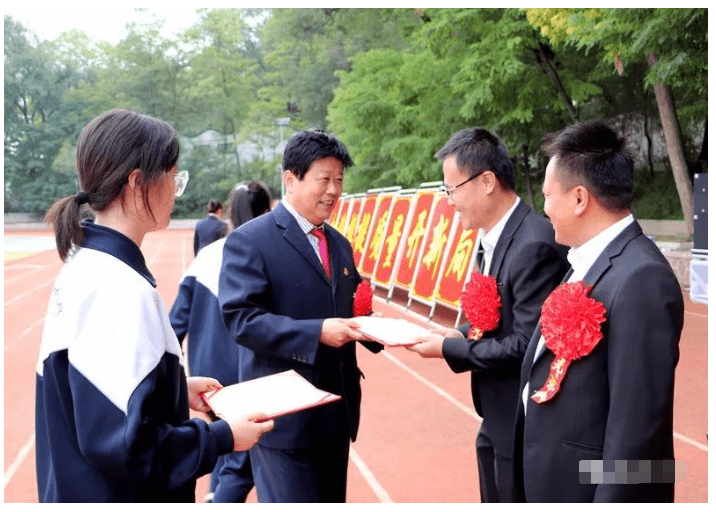 学校动态:临洮二中举行2021年秋季开学典礼