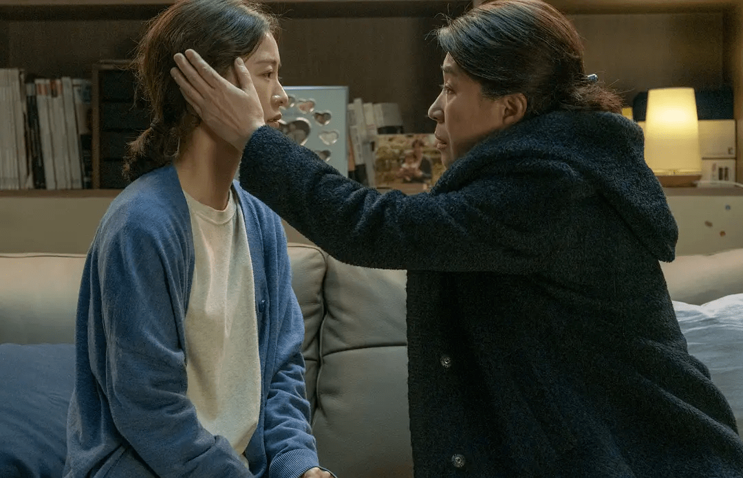 "即使做了妈妈,也依然是妈妈眼中的孩子,再难再累,也依然有妈妈可以