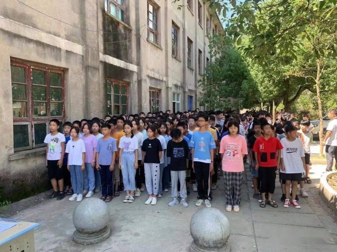 【校园】阳新交警龙港中队进星潭中学,富水中学开设交通安全开学第一