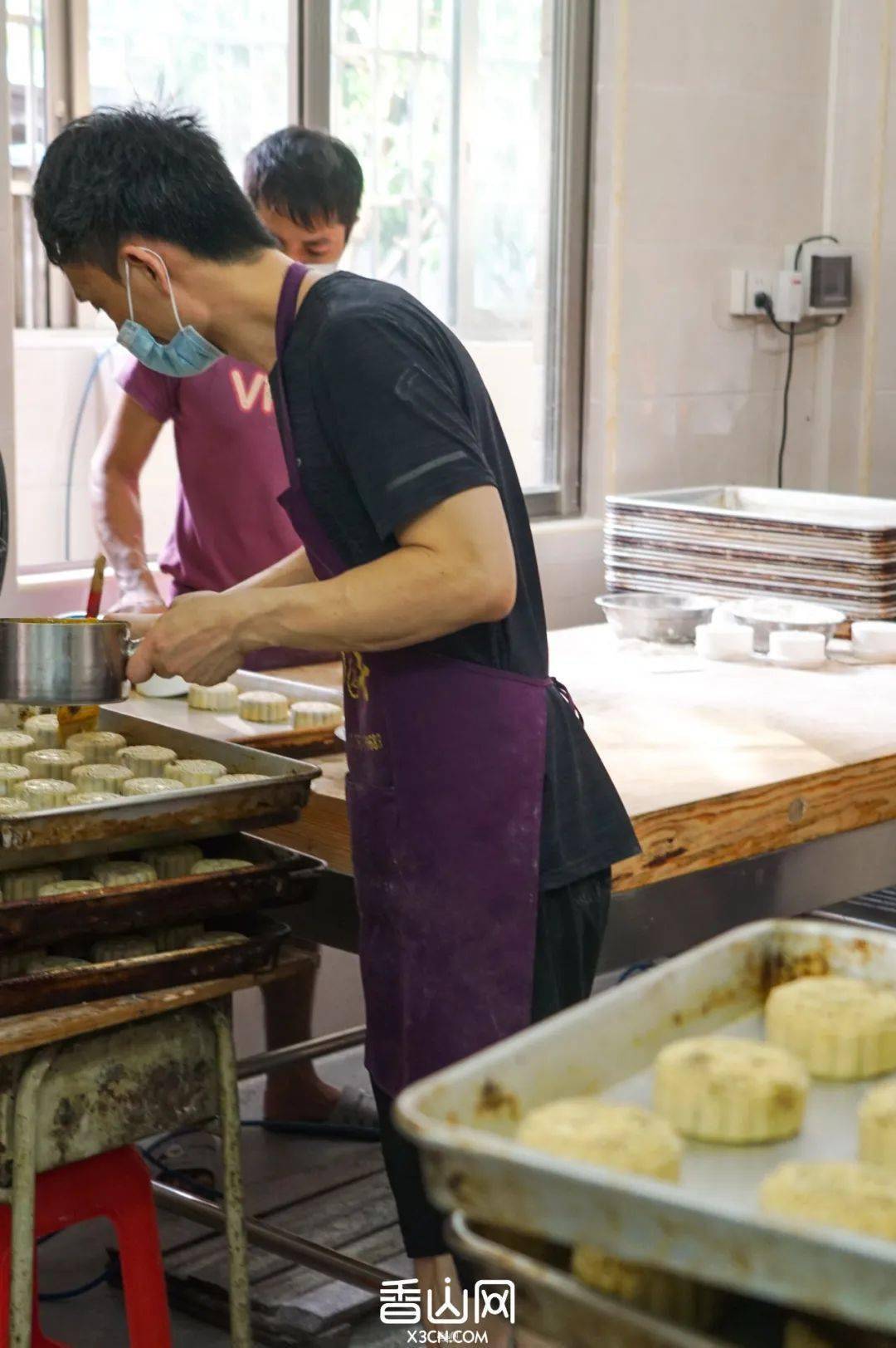 珠海这家月饼店开了38年,来买要排队两小时!