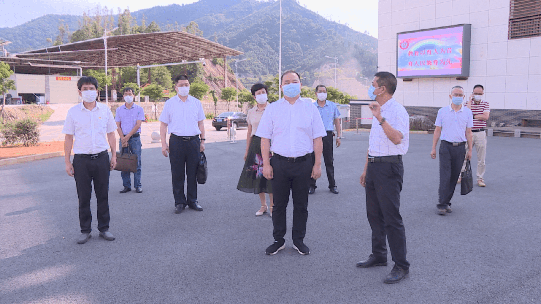 9月14日,漳平市委副书记,代市长李毓文带领市委编办,市政府办,市财政