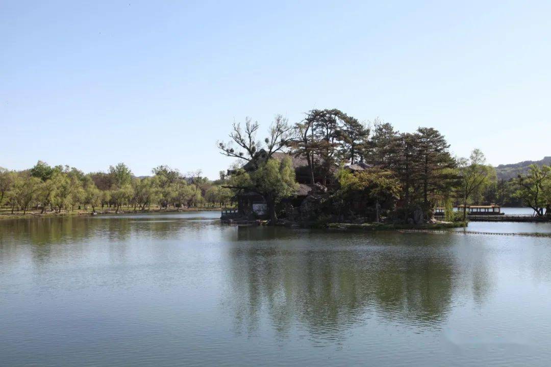 承德市避暑山庄之湖泊区澄湖