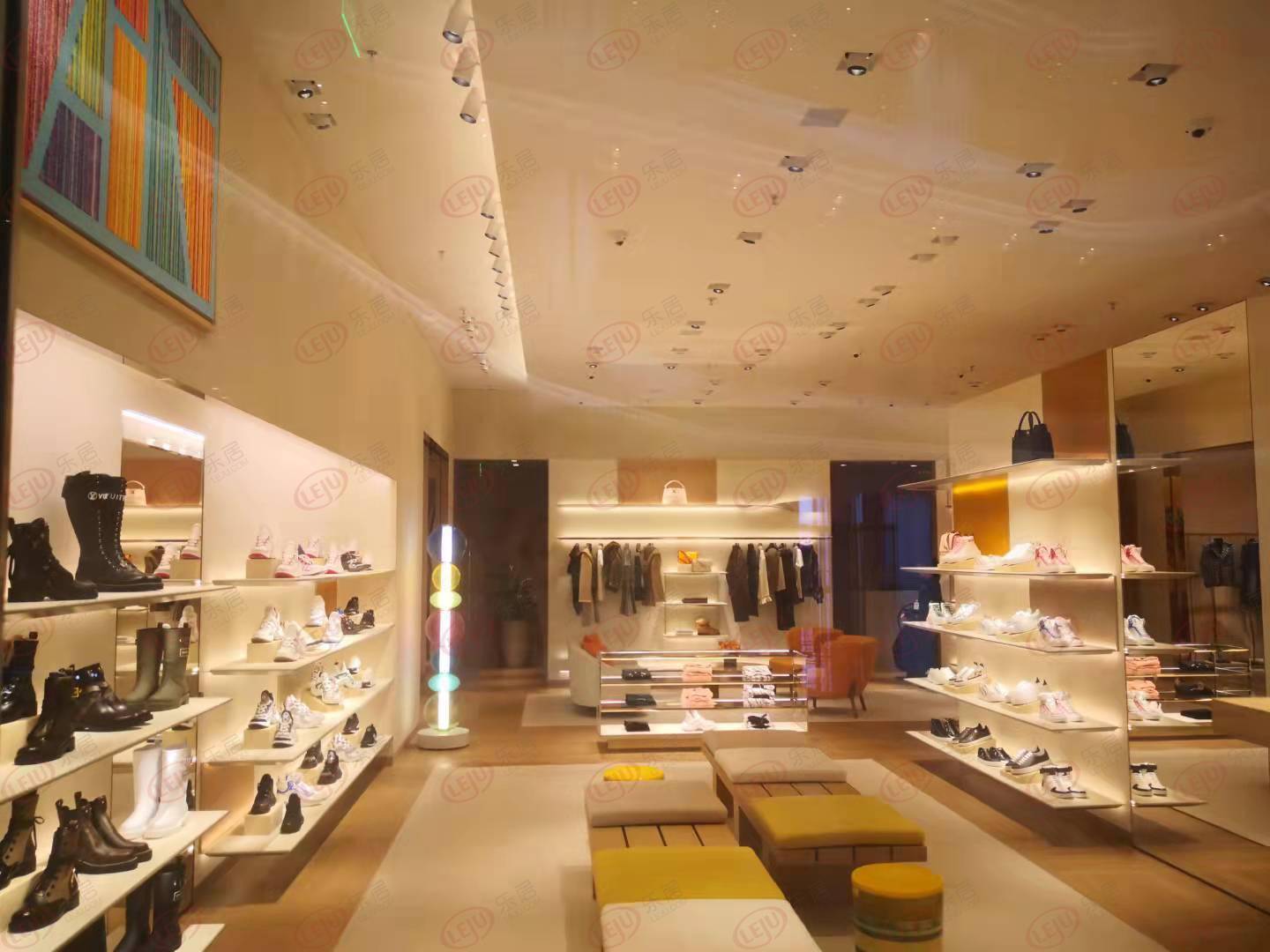 一街之隔2家店!9月27日lv新店揭幕武汉恒隆广场