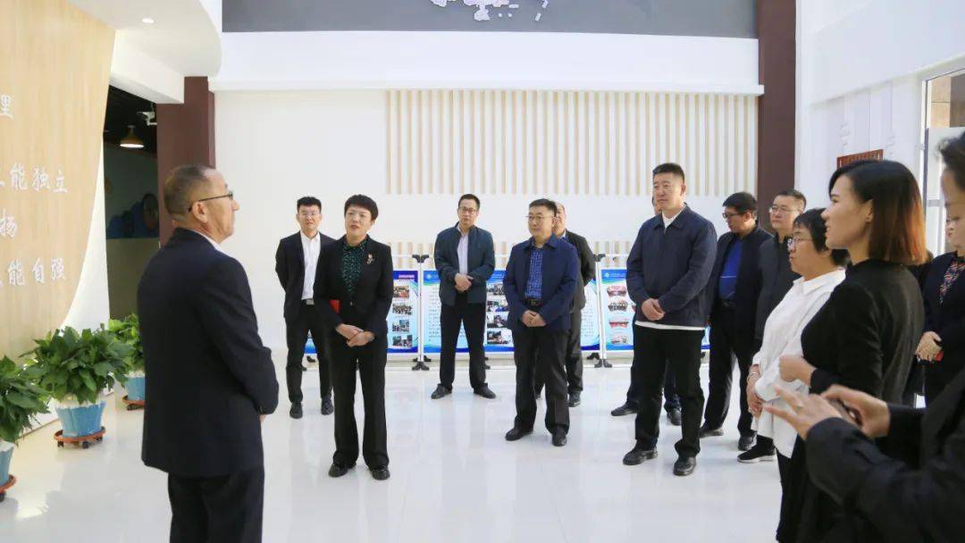 武川县教育考察团到伊旗考察交流教育体制机制综合改革经验