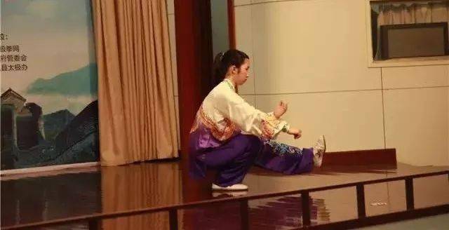 世传杨式太极拳 腿功练习方法