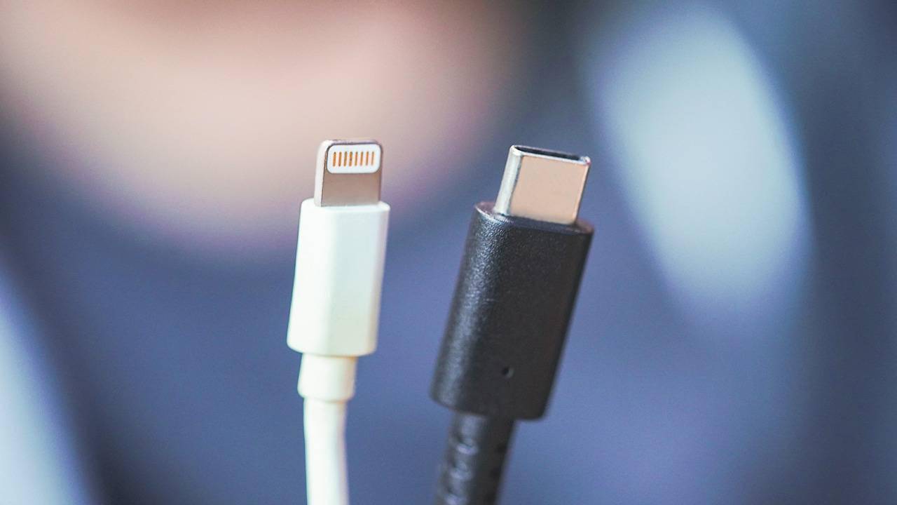 iphone 14要用上usb-c接口?你手里的充电线尴尬了